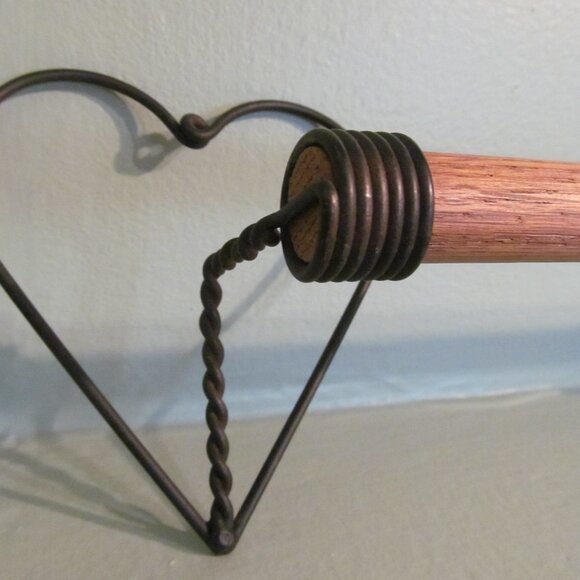 Vintage Home Interiors Metal & Wood Towel Holder Decor Metal Hearts Wooden Dowel - Picture 8 of 15